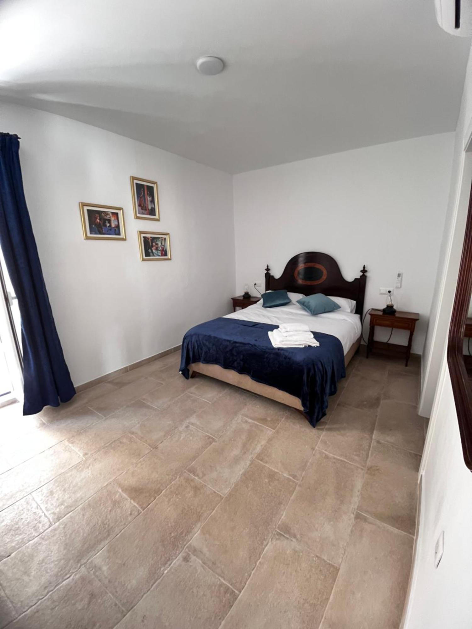 Shanti'S Andalusian Rooms มาลากา ภายนอก รูปภาพ