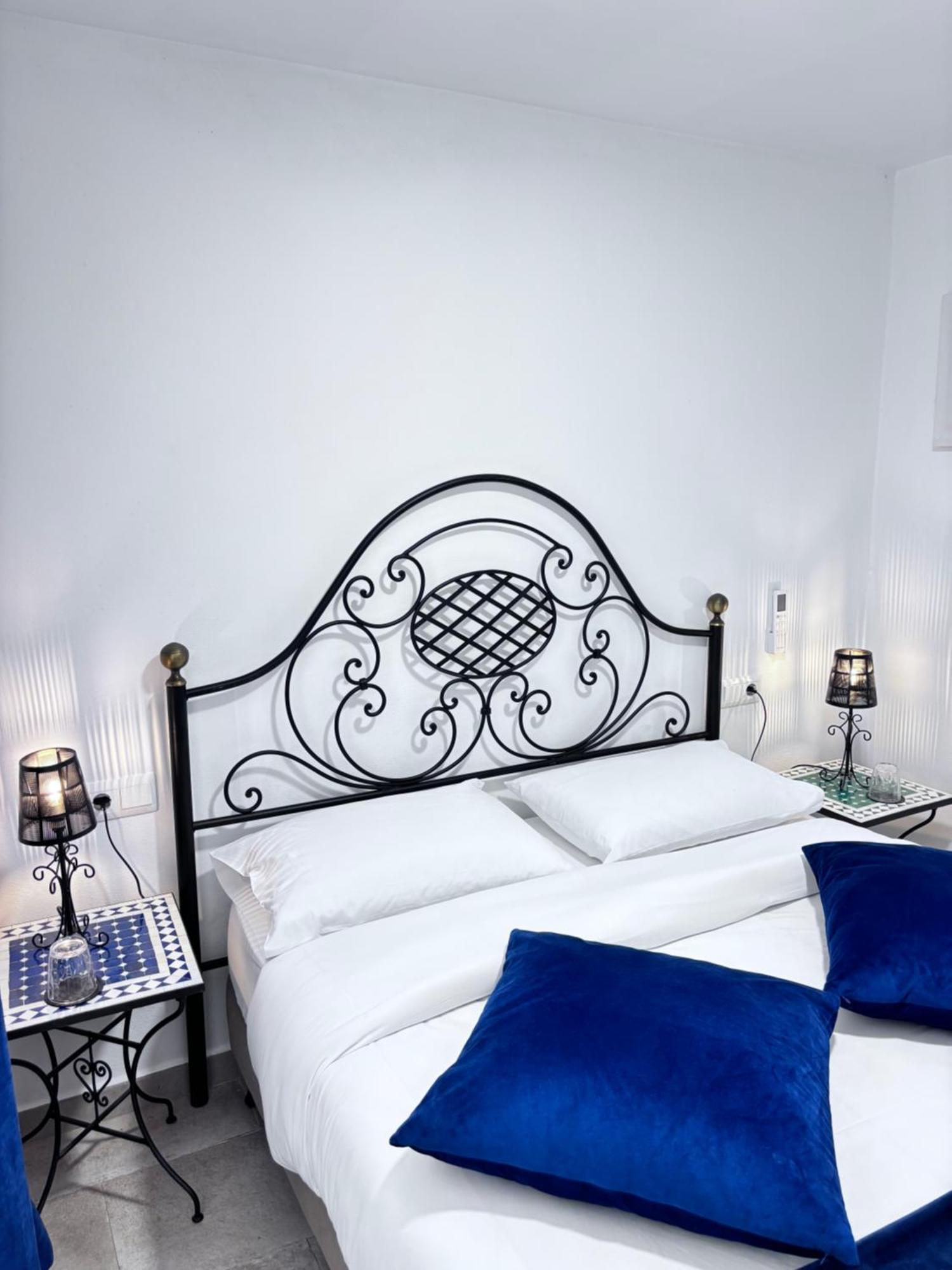 Shanti'S Andalusian Rooms มาลากา ภายนอก รูปภาพ