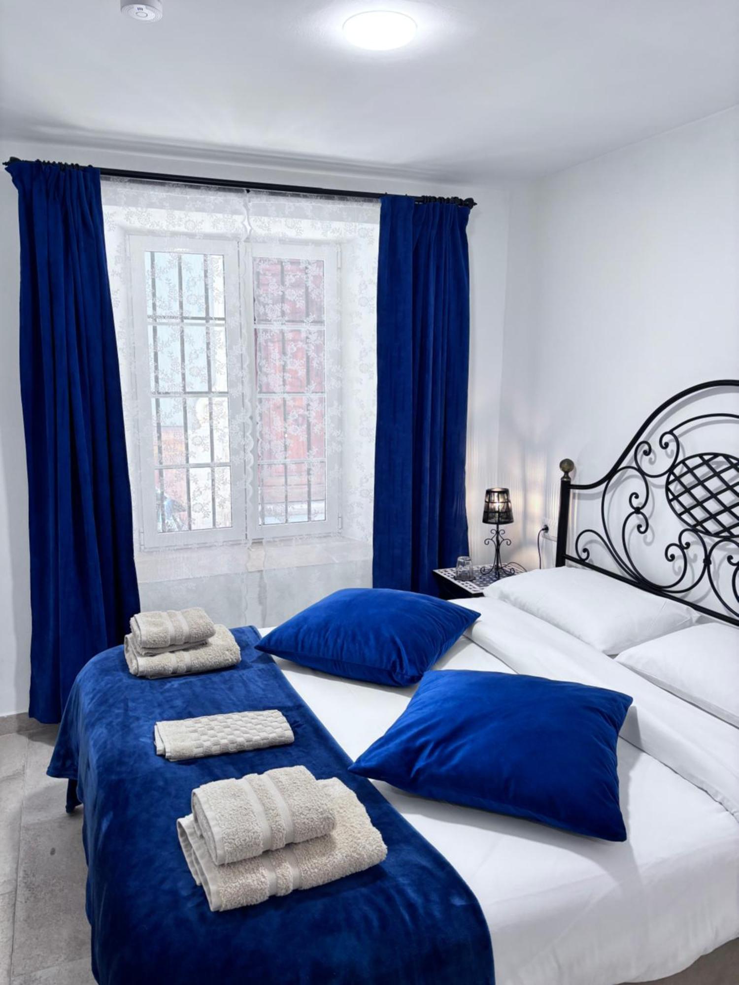 Shanti'S Andalusian Rooms มาลากา ภายนอก รูปภาพ