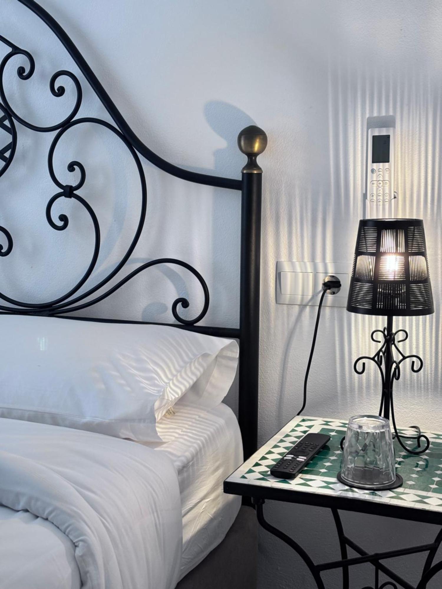 Shanti'S Andalusian Rooms มาลากา ภายนอก รูปภาพ