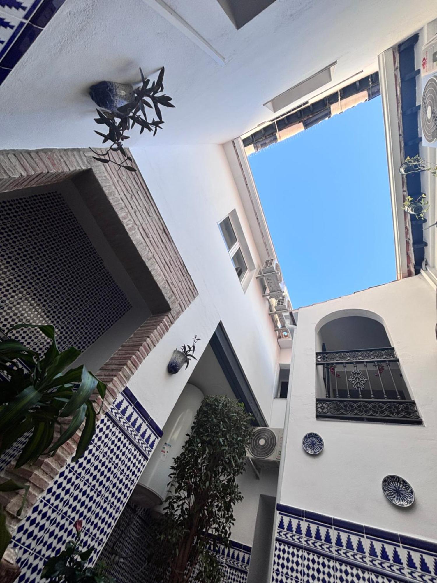 Shanti'S Andalusian Rooms มาลากา ภายนอก รูปภาพ
