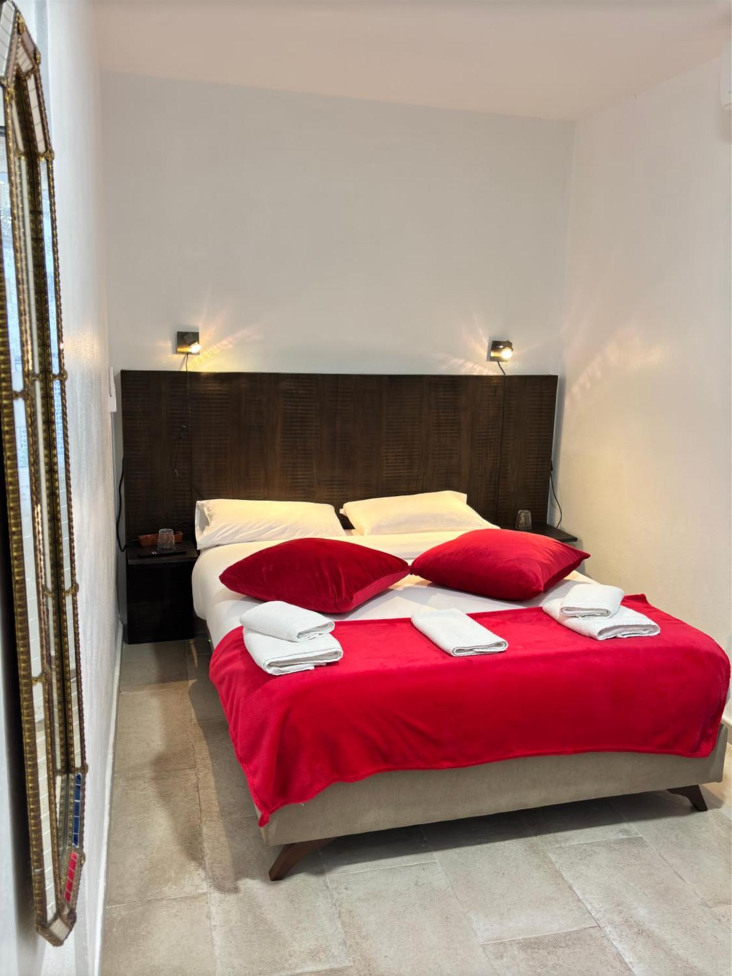 Shanti'S Andalusian Rooms มาลากา ภายนอก รูปภาพ